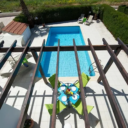 Villa Sandy Coast Anemone Argaka